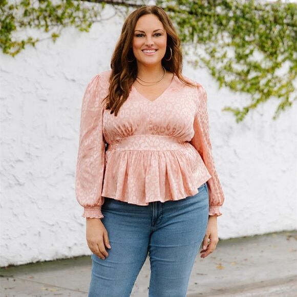 Plus Size Leopard Peplum Blouse - Picture 5 of 5